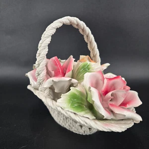 Cesta vintage Capodimonte pintada a mano con rosas hecha en Italia - 7"x10"x5,5" - Imagen 1 de 13