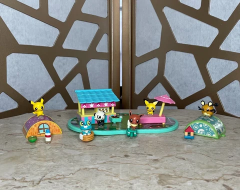 Pokemon Petite Pals Pikachu Pichu Froakie Eevee Dedenne Pancham & Items Lot 2018 Cover