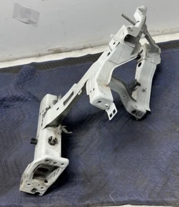 2011-2014 PORSCHE CAYENNE LEFT DRIVER FRONT APRON FRAME RAIL BODY CLIP CUT OEM - Picture 1 of 7