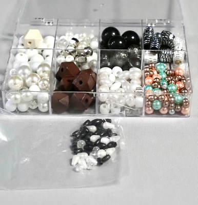  Schmuck-Bastelset mit Perlen und anderen Motiven, verschiedener Größen, neu - Bild 1 von 3