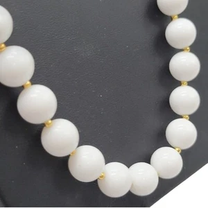 Vintage weiße Perlenkette mit Goldverschluss 30" - Bild 1 von 9