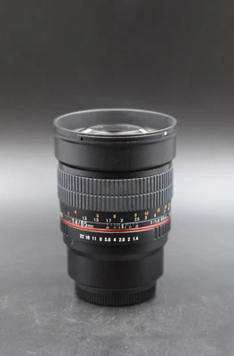 Lente de enfoque manual Samyang 85 mm F/1,4 AS IF UMC para sistema Micro Cuatro Tercios Foto 1 de 4