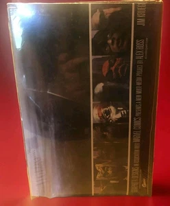 Marvel Earth X Hardcover Clamshell Edition (2001) Sealed - Picture 1 of 4