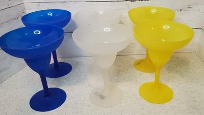 Набор из 6 пластиковых стаканов Margarita — синие, белые, желтые - Изображение 1 из 4