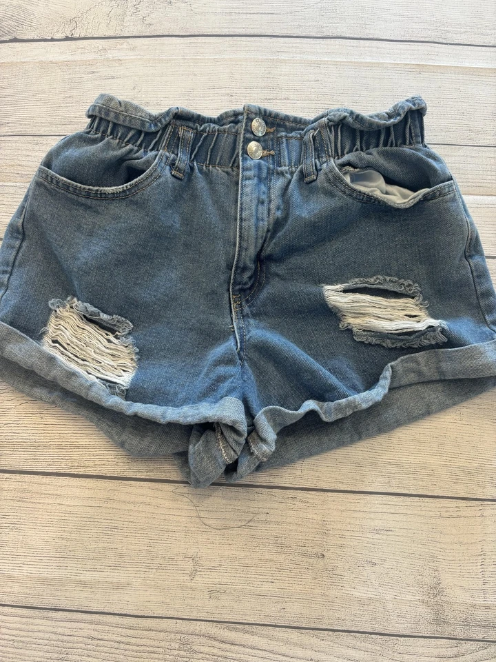 Pantalones cortos Forever 21 para mujer azul medio desgastado denim tiro alto bolsa de papel cintura Foto 1 de 4