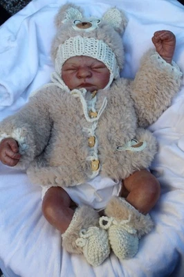 lillbees hand knitted beige cream  faux fur bear baby set jacket hat shoes 0/3m - Image 1 of 4