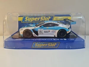 644 SCALEXTRIC SUPERSLOT COCHE ASTON MARTIN VANTAGE OMAN TEAM SLOT BLANCPLAIN 20 - Foto 1 di 3