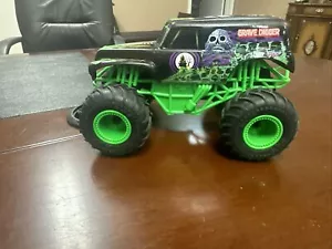 Grave Digger RC Monster Truck 1:10 Bad To The Bone 8.4V Spin Master No Remote - Picture 1 of 10