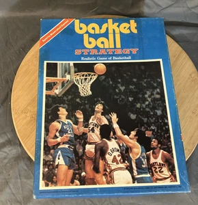 Juego de mesa de estrategia de baloncesto Avalon Hill 1974 Avalon Hill Sports Illustrated - Imagen 1 de 6