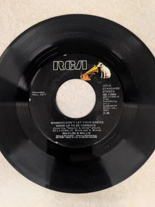WAYLON & WILLIE - Mammas Don't Let Your Babies Grow Up To Be Cowboys 1978 45 rpm - Picture 1 of 4