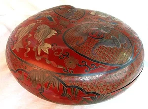 CAJA BODA CHINA LACADA con PECES KOY GRANDE c.1900 - Imagen 1 de 6