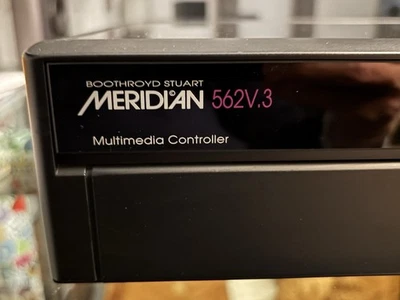 Meridian 562 V3 Multimedia Control Digital Preamplifier - Immagine 1 di 4