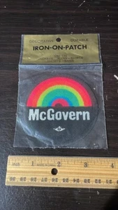 Patch arcobaleno George McGovern vintage in confezione originale - Foto 1 di 1
