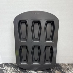 Wilton Non-Stick Coffin Casket Mold Baking Pan Dessert Shells - Bild 1 von 5