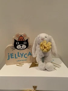 Jellycat Bashful Bunny With Daffodil Soft Plush Toy Brand New With Tags Rare - Picture 1 of 6