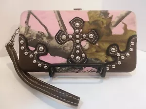 Billetera inspiradora con tachuelas de cuero y tela rosa - Imagen 1 de 7