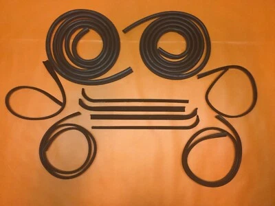 Kit de impermeabilización de precisión con sello de puerta de camioneta Ford 1971-1972 Foto 1 de 4