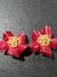 Vintage Clip On Plastic Lucite Clip On Earrings - Picture 1 of 11