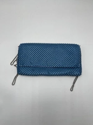 Bolso sin asas de malla con cuentas de metal azul Nina Ricci con bolso de noche de cadena Foto 1 de 3