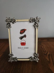 Olivia & Gracie Enamel Floral Picture Frame 4x6"in Photo - Picture 1 of 2