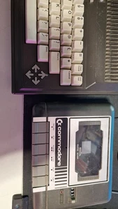 Commodore Plus 4 mit Datasette und Netzkabel - Zdjęcie 1 z 4