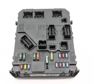 Caja De Fusibles ( Citroën / Peugeot ) S118085320F 9657999680 BSIE01-00 - Picture 1 of 2