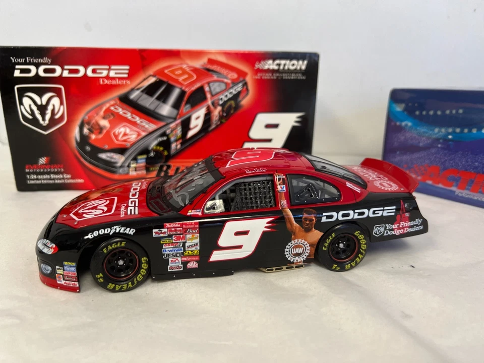 Dodge/Muhammad Ali 2001 Bill Elliott #9 firmado 1:24 NASCAR acción sin usar, en caja Intrepid Foto 1 de 4