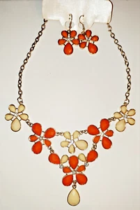 Coral Cream Clear Lucite Flower Floral Necklace Earrings Set Gold Tone Statement - Picture 1 of 7