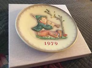 HUMMEL COLLECTOR'S PLATE 1979 (9TH ANNUAL PLATE) (GOEBEL) - Picture 1 of 2