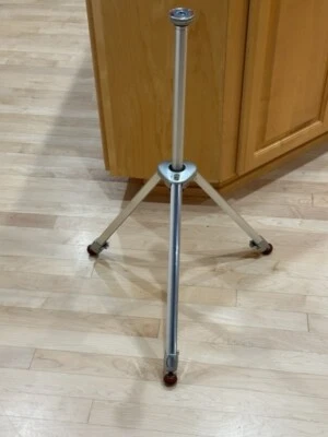 LINHOF Combi Profile Tripod, extension 19" - 44.5", weighs 2 lbs 7.oz, Germany - Image 1 of 4