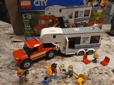 LEGO CITY: Pickup & Caravan (60182) - Image 1 of 3
