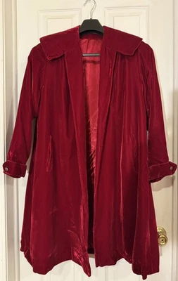 LUSCIOUS VTG 1950s BURGUNDY VELVET CLUTCH COAT SZ: S/M Rhinestone Button Cuffs  - Image 1 of 4