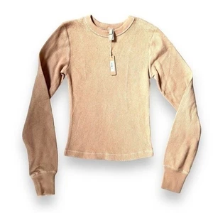 Skims Ribbed Long Sleeve Waffle Knit T-shirt Ochre Tan XS Loungewear NWT MSRP 70 - Picture 1 of 4