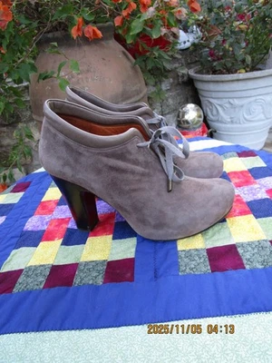 WOMENS CHIE MIHARA SUEDE HEELS SIZE EUR 39 1/2 US 9 M - Image 1 of 4