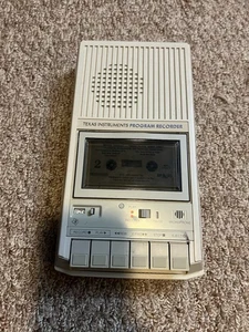 Texas Instruments Program Recorder Model PHP2700 1982 Portable Cassette Player - Picture 1 of 2