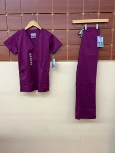 Nuevo conjunto de exfoliantes lisos Wink Wine con top XXS y pantalones XXS ¡NUEVO CON ETIQUETAS! - Imagen 1 de 1