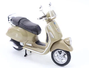 Modellino auto scooter Maisto Vespa GT 250 dal 2006 1:18 - Foto 1 di 5