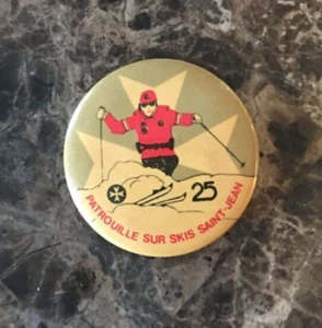 *Vintage 1¾'' Pinback Button - Patrouille sur Skis Saint-Jean - Bild 1 von 2