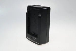 Chargeur original Nikon MH-18a pour D70 D80 D90 D100 D200 D300 D300s D700 #G423 - Photo 1 sur 6