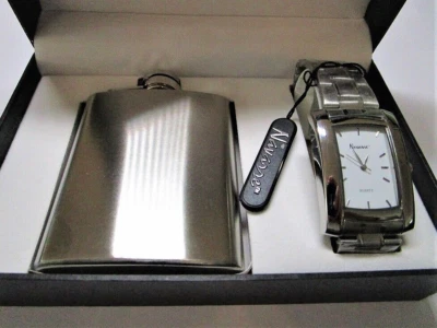 Reloj Navarra de Cuarzo de Acero Inoxidable Nuevo y Frasco de 3.5oz en Caja de Regalo de Diseño Foto 1 de 4