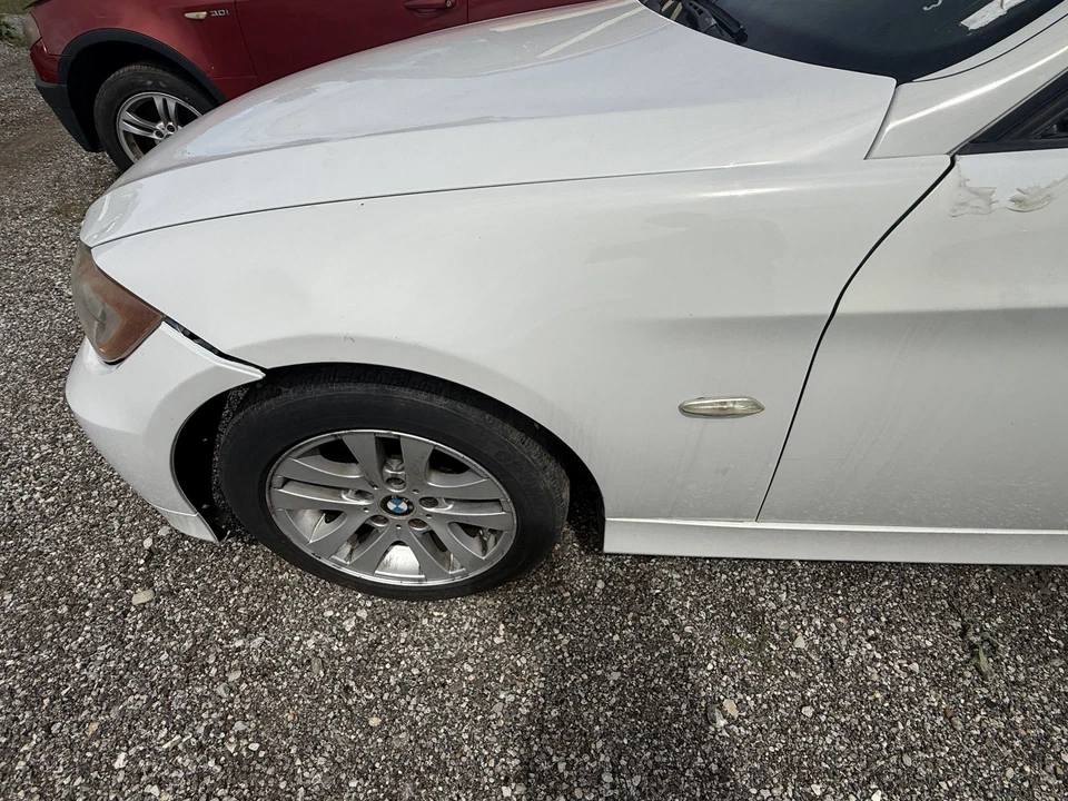 BMW 325I 2006 guardabarros del conductor LH Foto 1 de 1