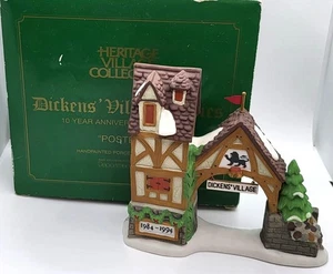 Pieza de 10 años aniversario Department 56 PÓSTER 1984-1994 #98710 Dickens Village - Imagen 1 de 17