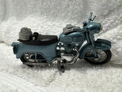 Bonita motocicleta vintage británica Triumph Thunderbird 9690 650cc escala 1/32 Foto 1 de 4