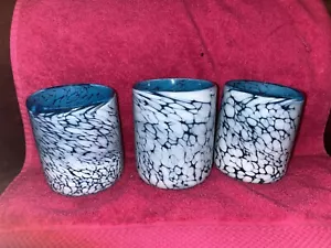 3er Set mundgeblasene blau & weiß Konfetti Kunst Glas Becher/Gläser Exzellenter Zustand - Bild 1 von 5