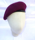 Nadwyżka wojskowa bordowa wełniana filcowa czapka beret rozmiar 7 Small