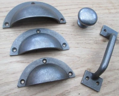 CAST IRON VINTAGE OLD STYLE CHEST DRAWER WARDROBE CUPBOARD CABINET DOOR FITTING - Image 1 of 3