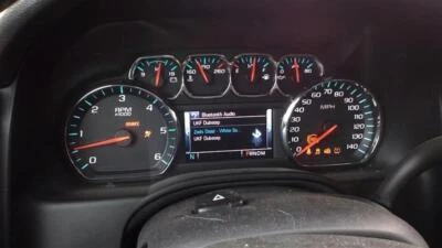 Medidor de velocímetro usado se adapta a: Chevrolet Suburban 1500 Cluster 2015 MPH mercado de Estados Unidos Foto 1 de 4