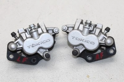 09-19 JUEGO PINZAS FRENO DELANTERO DERECHO IZQUIERDO SUZUKI BOULEVARD M90 VZ1500 PAR Foto 1 de 4