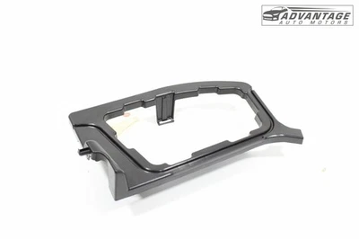 2016 宝马 M235I XDRIVE F22 后方右侧曲柄四分之一存储托盘支架原始设备制造商 — 第 1/4 张图片