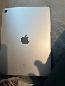 Apple iPad (10th Generation) A2696 64 GB, Wi-Fi, 10.9 in - Silver - Picture 1 of 2